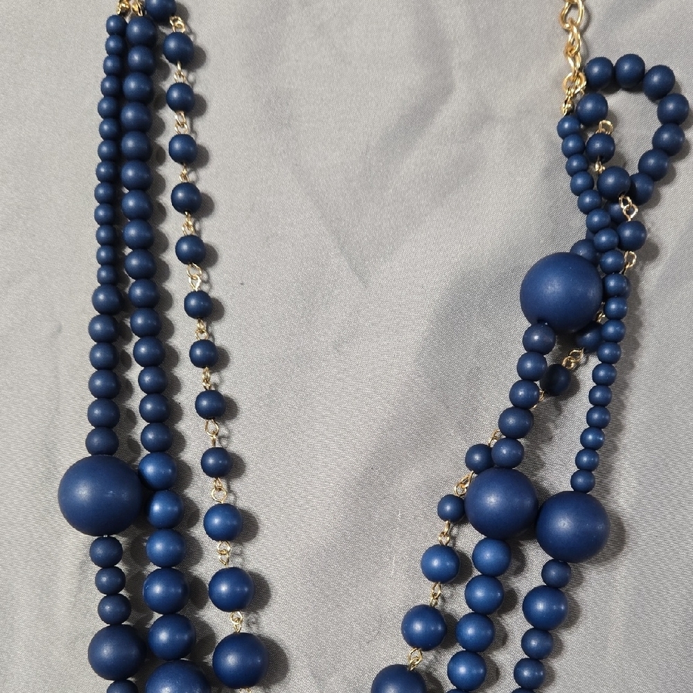 Elegant Blue Beaded Necklace - Picture 4 of 6